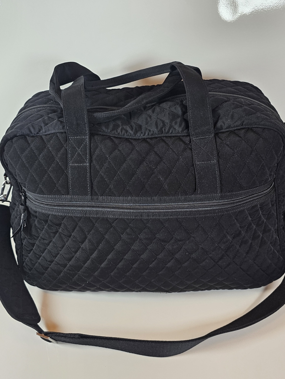 ✨ Vera Bradley Large Quilted Duffel Bag - Classic Black - Like New Condition ✨ - Picture 5 of 13